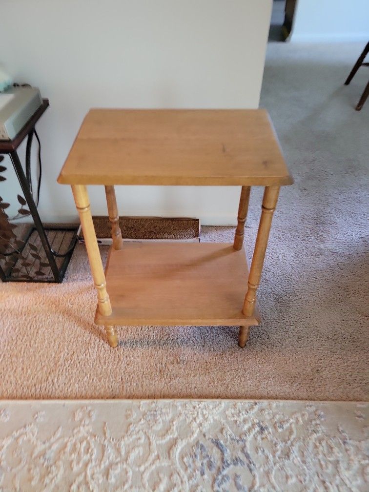 Small Stand: 18x13, Ht 25 In