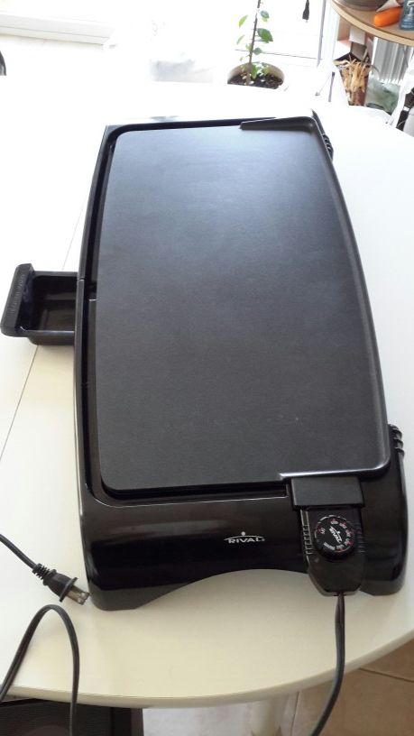 Rival electric griddle (dupont teflon non-stick coating), extra large 20.5" x 10.5" cooking surface
