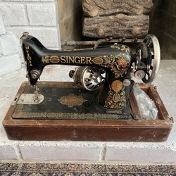 Antique Singer Sewing Machine Model 66 With Motor And Original Wood Carrying Case