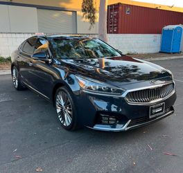 2017 KIA Cadenza