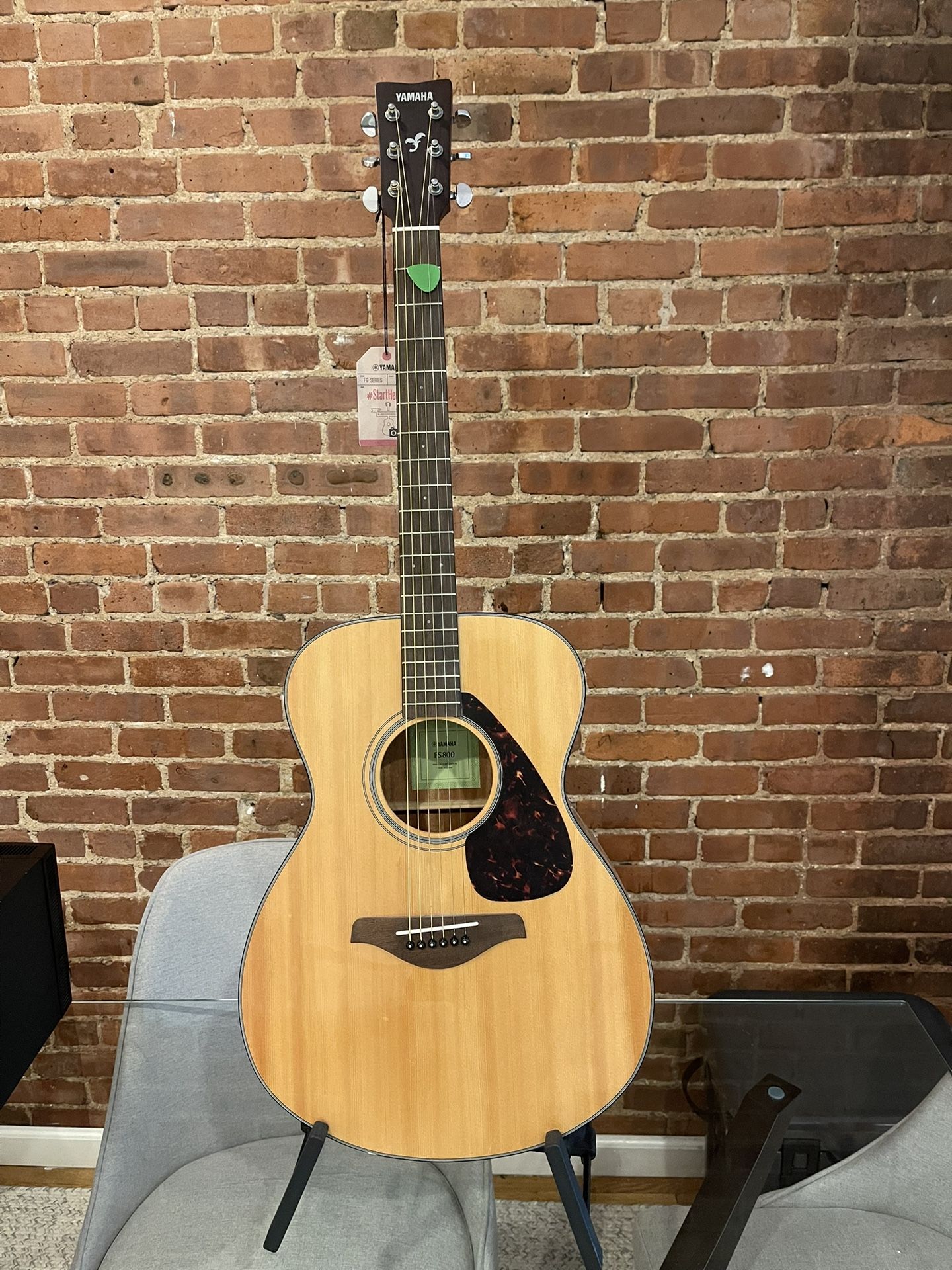 Yamaha FS800 Acoustic + Stand