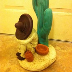 Sombrero Sleeping Man w/ Cactus Arizona Mexican Statue Ceramic. 