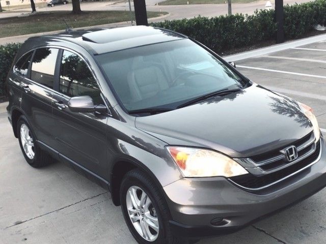 FOR SALE SILVER COLOR 2010 HONDA CRV WELL MAINTAINE