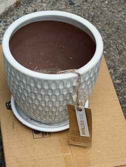 Ceramic pot
