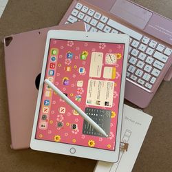 iPad 7th Generation (Rosegold - Pink) 32GB WiFi + Cellular with keyboard, pen & Accessories 