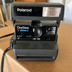 Polaroid 600  One step Close Up Camera