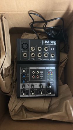 Mackie mixer
