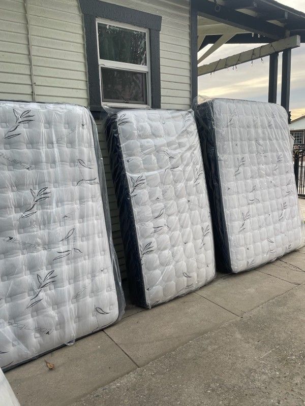 Full Size Mattress Pillow Top 12" Thick