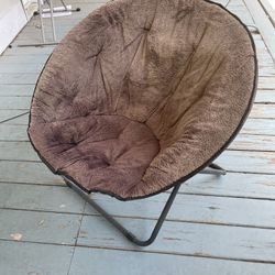 Saucer / Moon Folding Chair