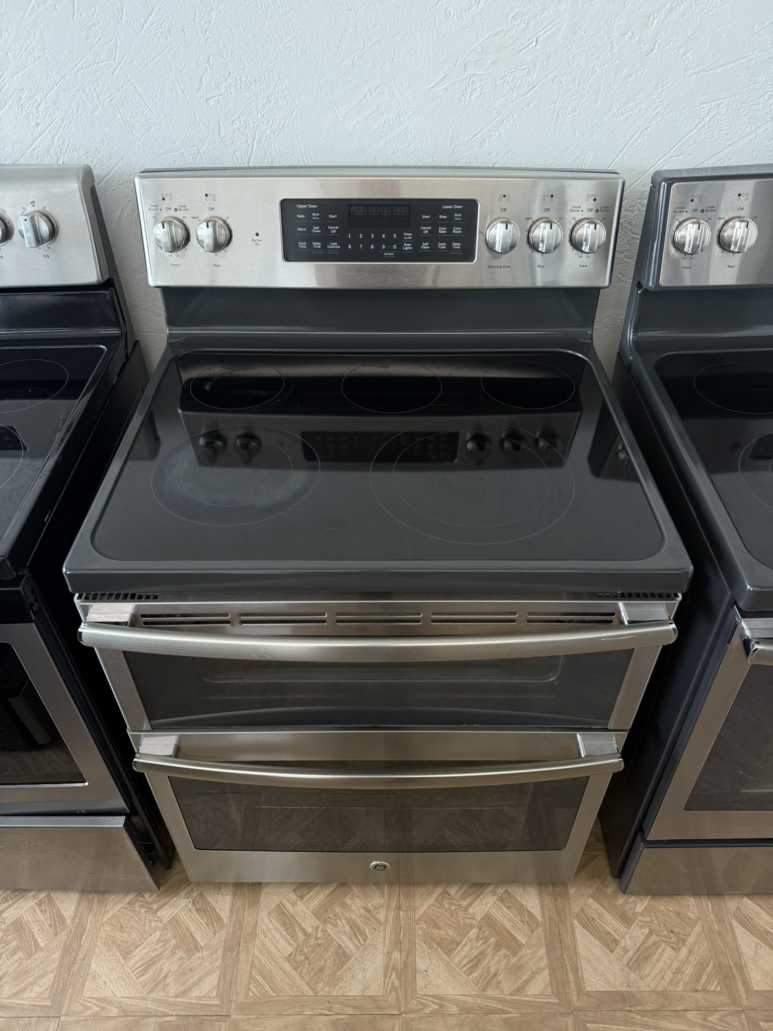 GE DOUBLE OVEN STOVE STAINLESS STEEL.