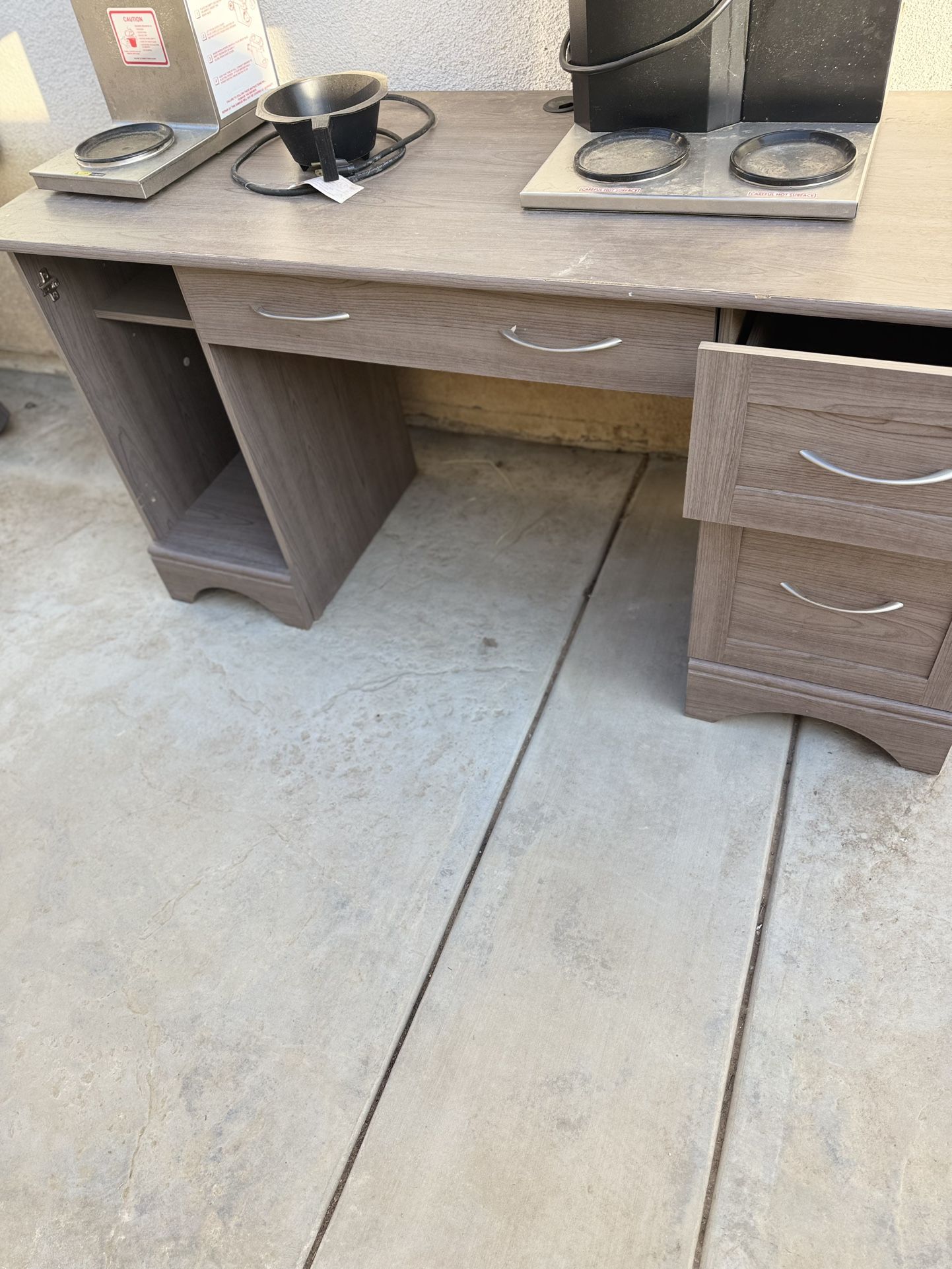Office Desk, Trash Can, Canopy