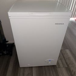Insignia Deep Freezer 