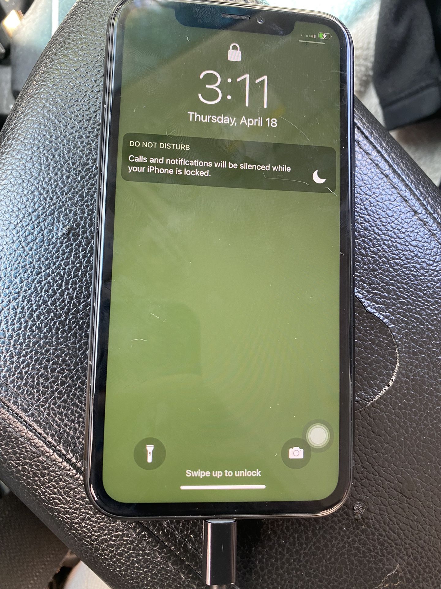 iPhone 11 (Unlocked / BACK cracked In Photo)