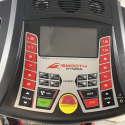 Smooth Fitness 7.35 Treadmill