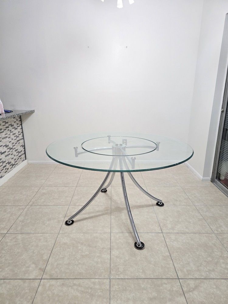 Beutifull Dining Table - Lazy Susan Integrated