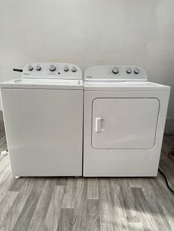 Whirlpool washer and electric dryer laundry set