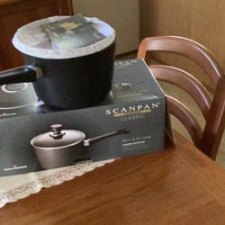 Scanpan Denmark  CLassic  8”-3.25 Quart   Covered Saucepan