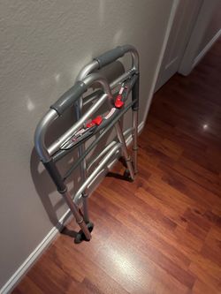Foldable walker