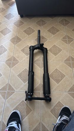 Front fork suspension