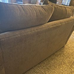 Brown Loveseat In Great shape!!!