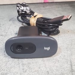 @CHV.   Webcam logi 720P