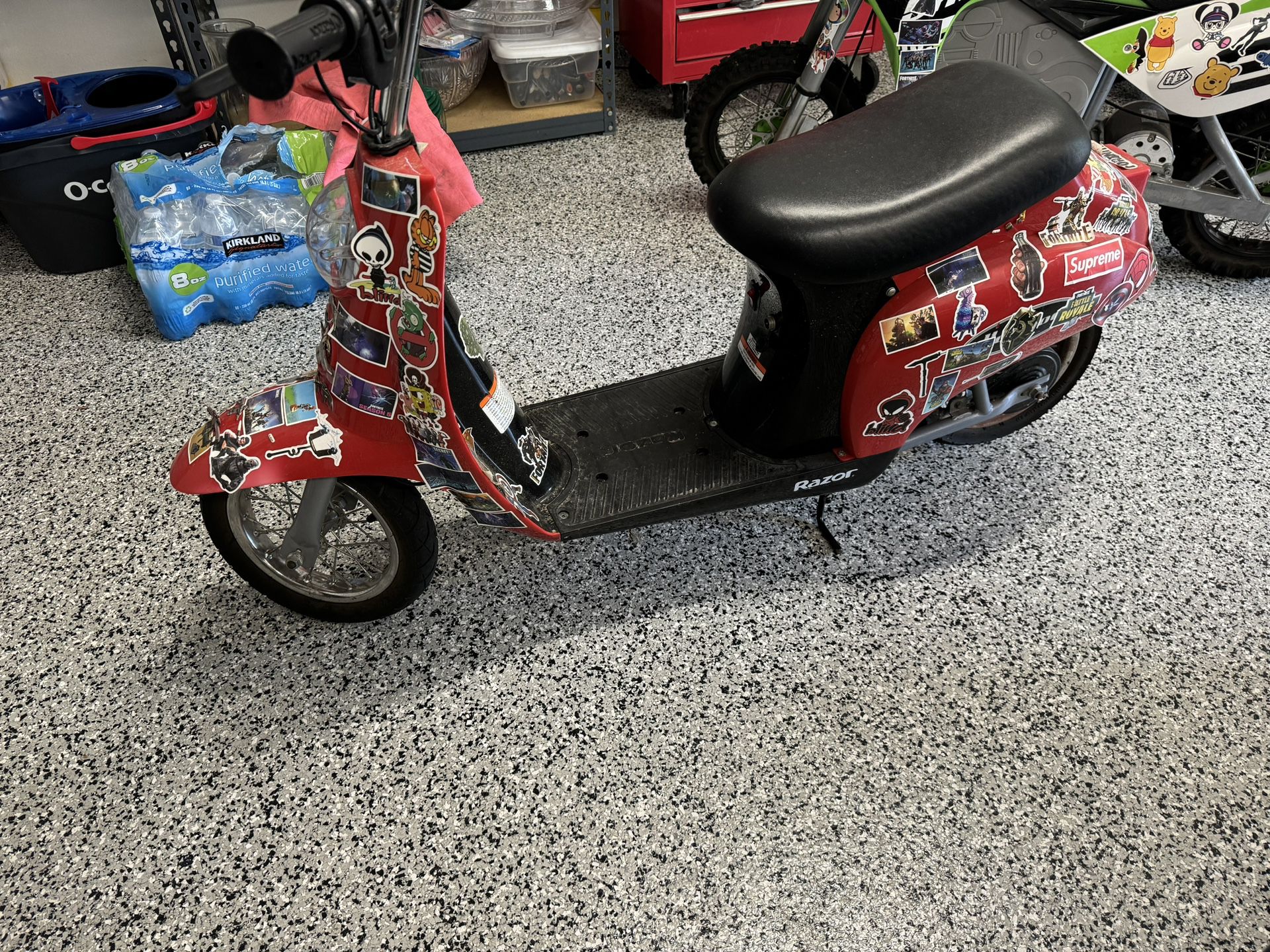 Razor moped (Needs A Battery) 