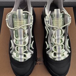 Burberry Men’s Shoes Size 43