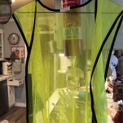 Safety vest in very good condition $10