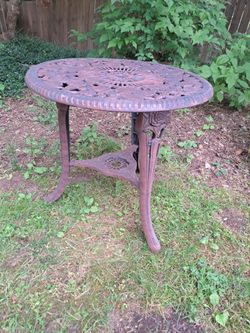 Resin patio table