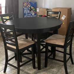 Table With 4 Chairs