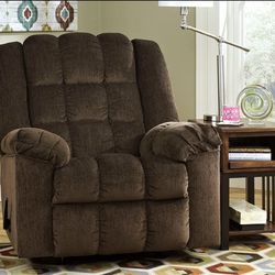 Brand New! Signature Design by Ashley Ludden Ultra Plush Manual Rocker Recliner w/ Tufted Back