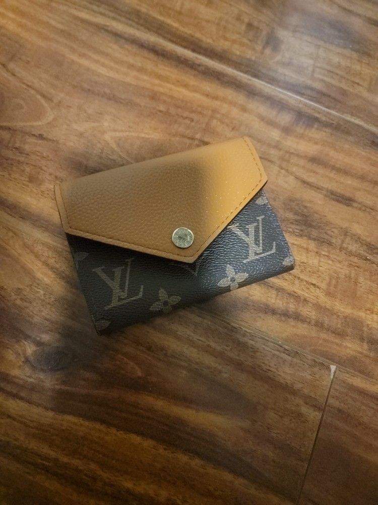 Small Tri-fold Wallet