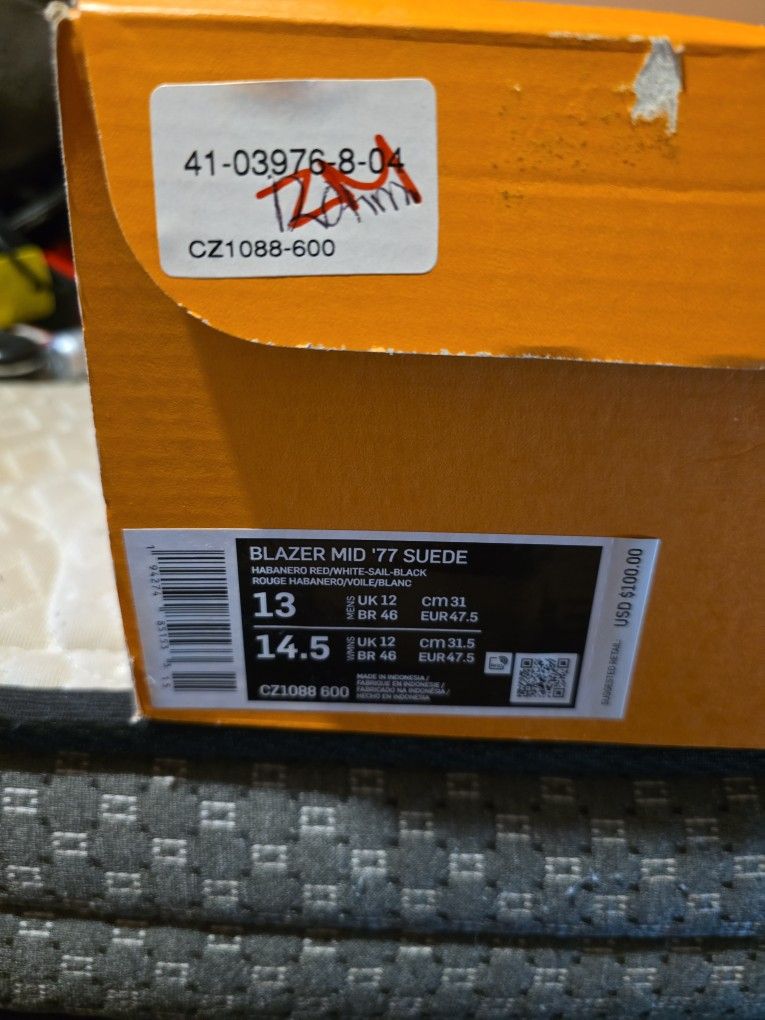 SIZE 13 ONLY BAND NEW IN THE BOX 60$