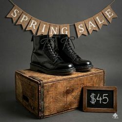 DR MARTENS BLACK COMBAT BOOT SIZE 5