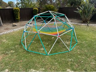 Kids climbing dome