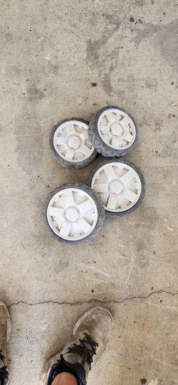 Lawnmower Wheels.  Yantas Pa Maquina De Zacate 