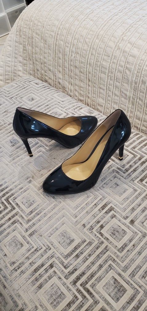 Black Pumps, Michael Kors, Size 6, Medium Heels, New