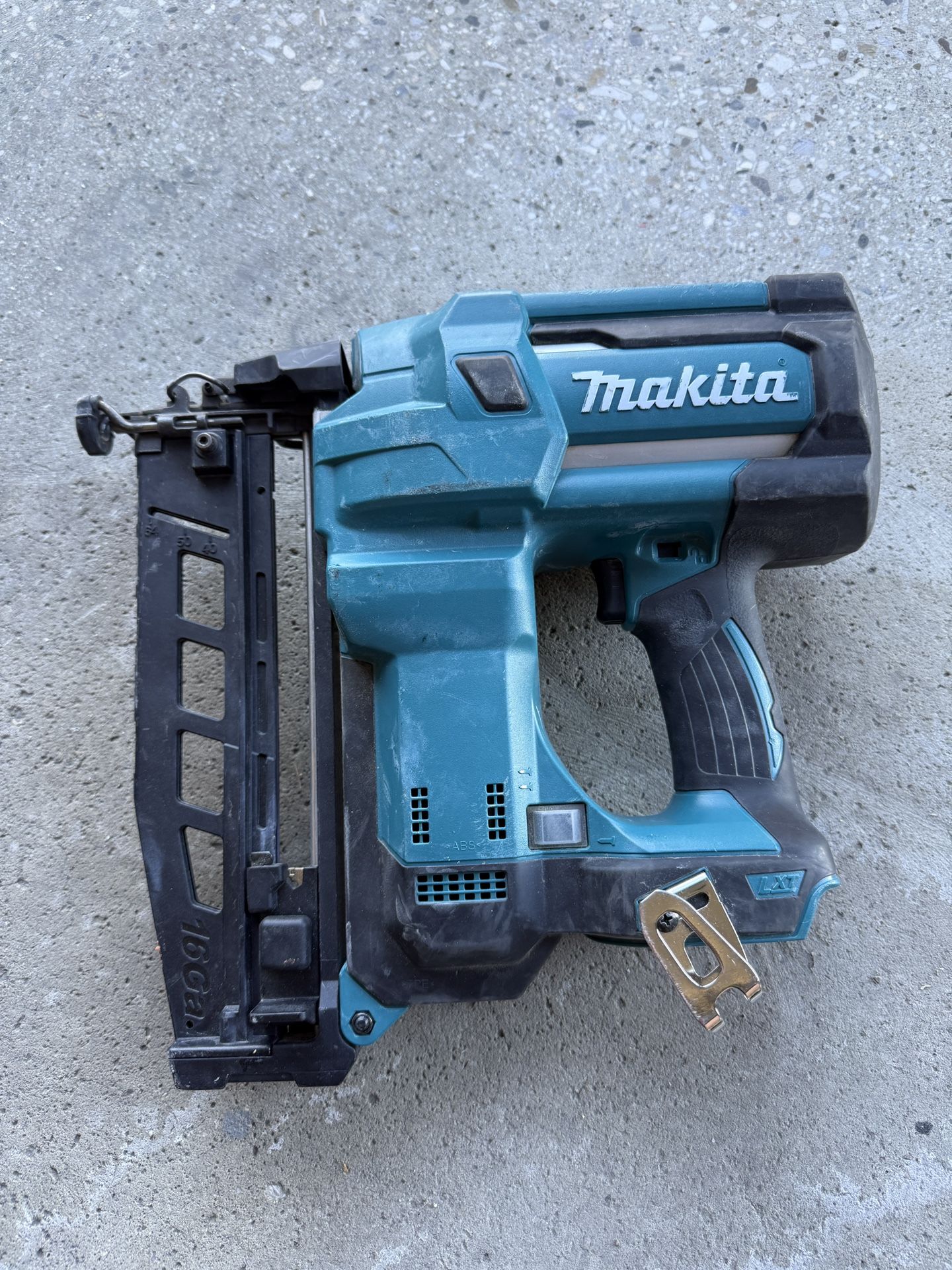 Makita Finish Nailer XNB02