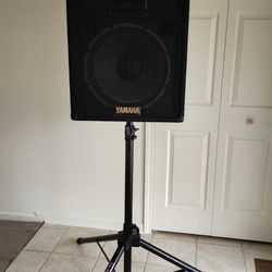 Yamaha SV 15 Speakers And Stands 