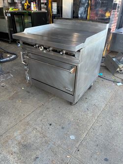 Jade range flat grill with convection oven