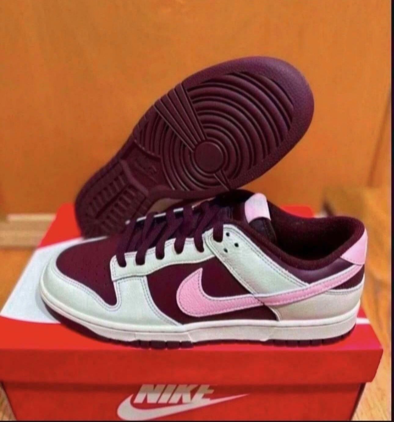 Nike Dunk Low Valentine's Day Size 10 Brand New