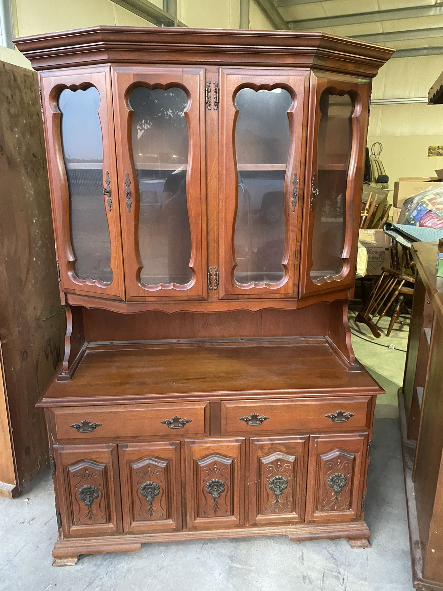 ANTIQUE HUTCH
