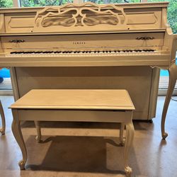 Yamaha Navajo White  Piano 