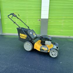 Dewalt 21 in. 163cc Briggs and Stratton 725Exi Engine Rear Wheel Drive 3-in-1 Gas Self Propelled Walk Behind Lawn Mower