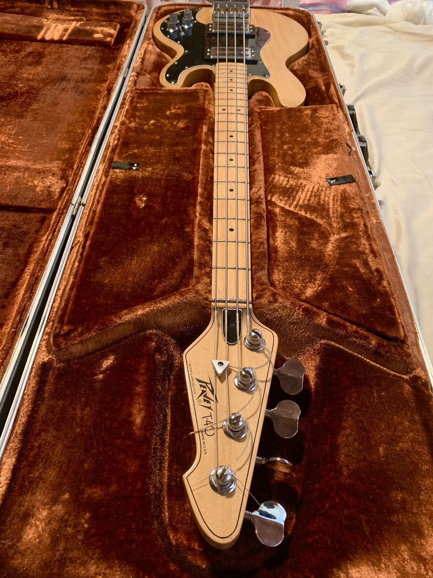 Legend Bass Peavey T-40 for Sale in Lynnwood, WA - OfferUp