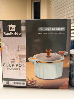 Soup pot