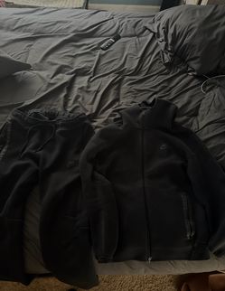 Black Nike Tech