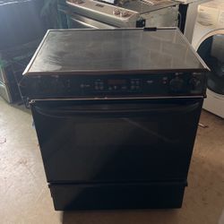 Electric Stove, Ge Profile Slide In Very Good Condition Convention