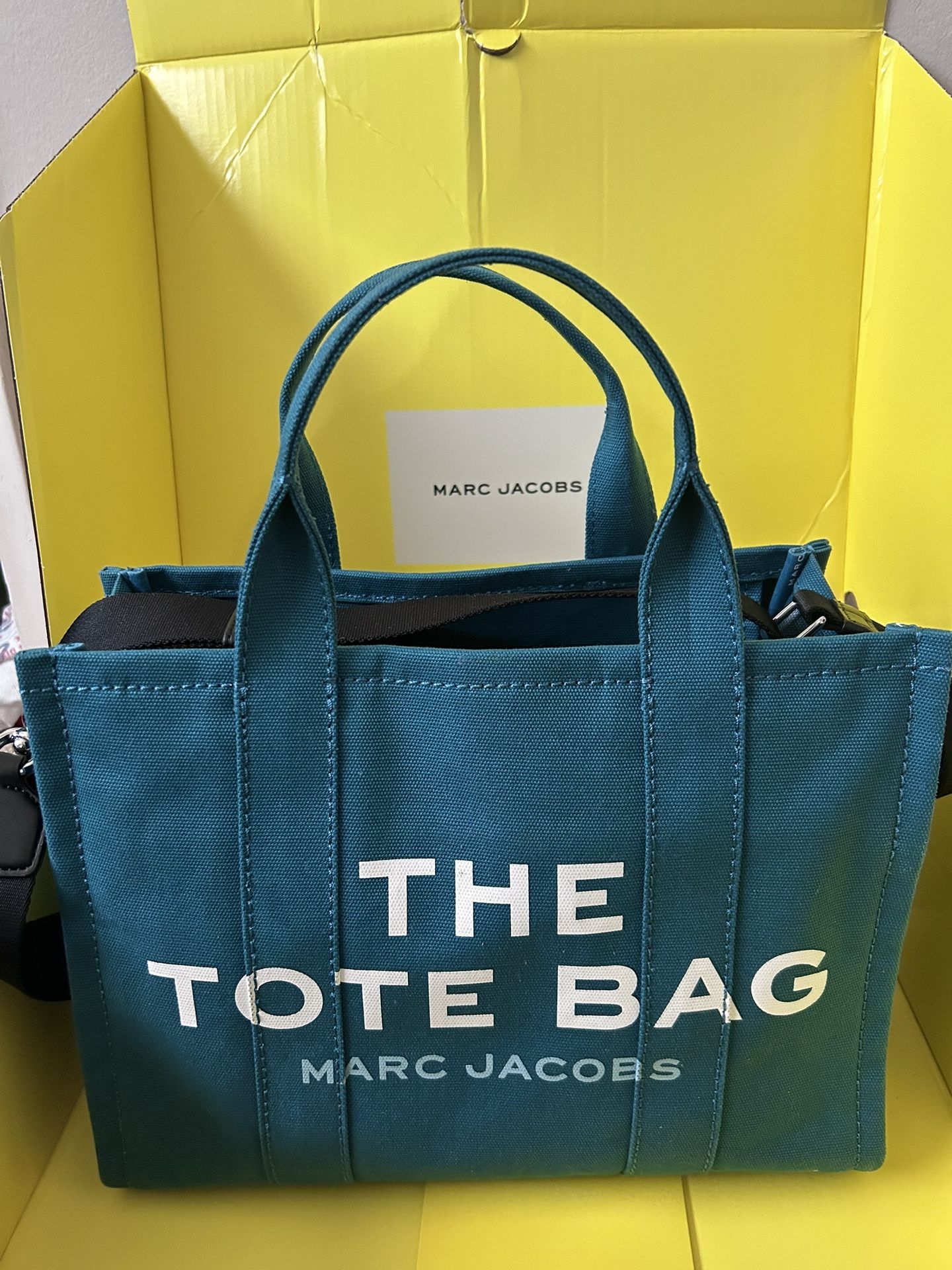 The Tote Bag ( Marc Jacobs ) for Sale in Bakersfield, CA OfferUp
