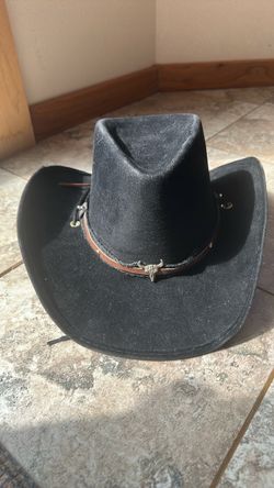 Black western-style felt hat